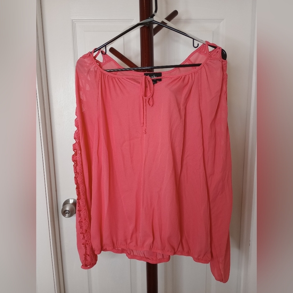 ByxBy Blouse - Picture 1 of 3